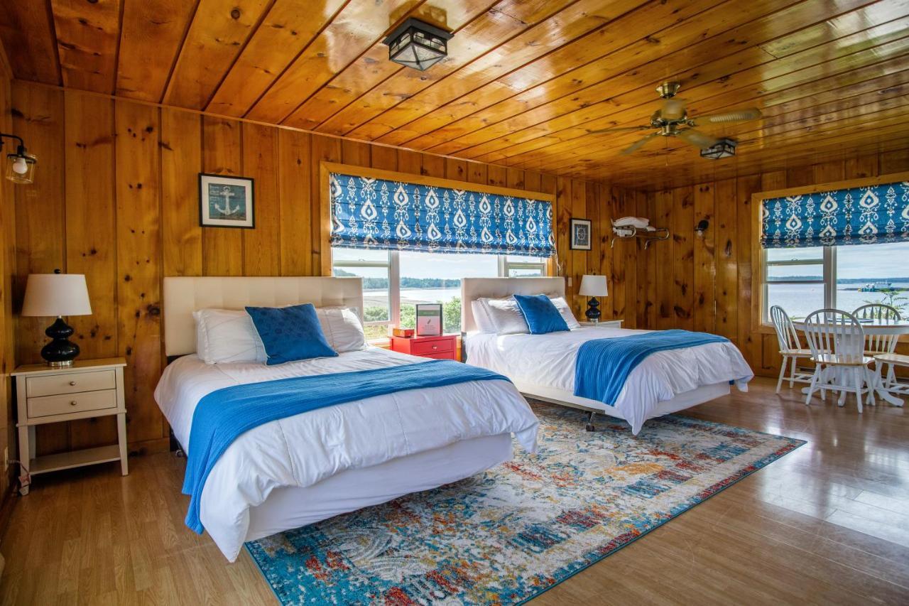 Friars Bay Inn&Cottages Welshpool Exteriör bild